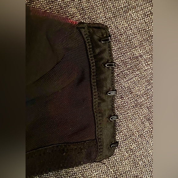 5/$25! 2 EUC cute Torrid bras, plaid has wire, leopard print is wireless 42H - Picture 5 of 11